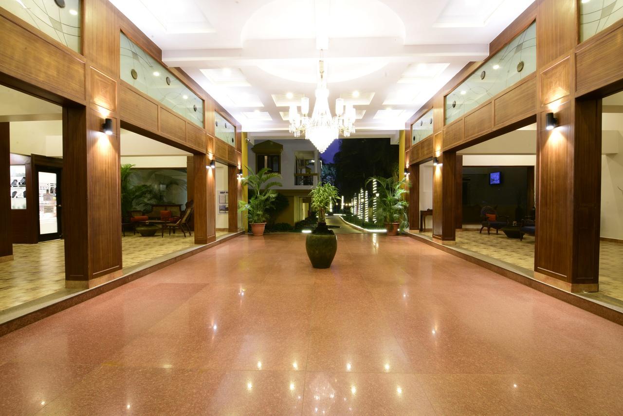 Crystal By Morpho, Goa Villagio Resort Betalbatim Buitenkant foto