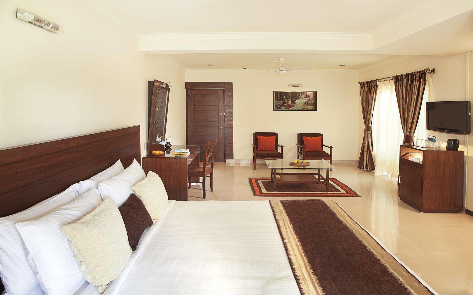 Crystal By Morpho, Goa Villagio Resort Betalbatim Buitenkant foto