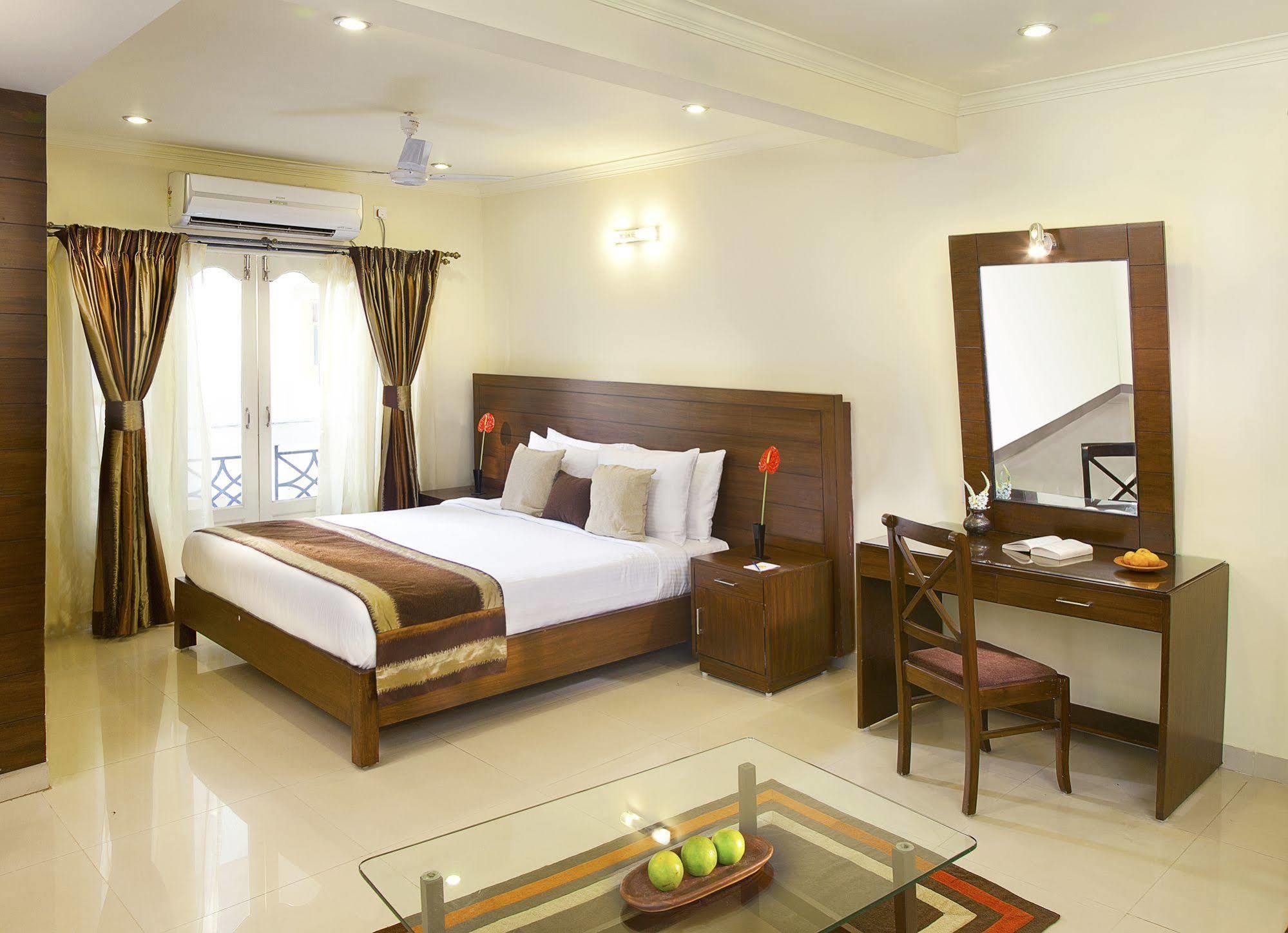 Crystal By Morpho, Goa Villagio Resort Betalbatim Buitenkant foto