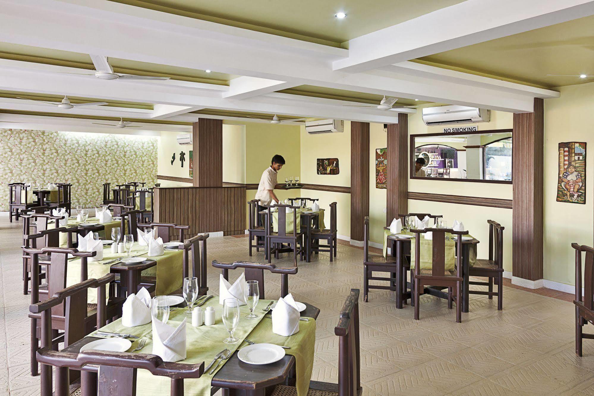 Crystal By Morpho, Goa Villagio Resort Betalbatim Buitenkant foto